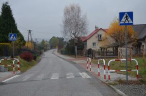 Nowy odcinek chodnika przy drodze gminnej Kopaliny-Stary Wiśnicz