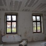 Remontowany budynek dawnej szkoły